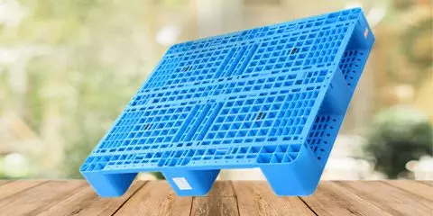 Palete de plástico novos e usados